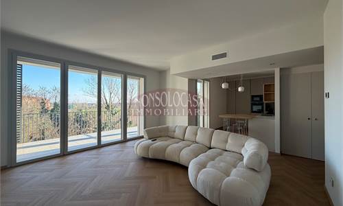 4 LOCALI CON TERRAZZO