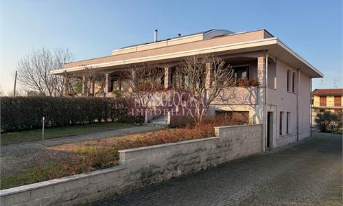 VILLA INDIPENDENTE CON PISCINA